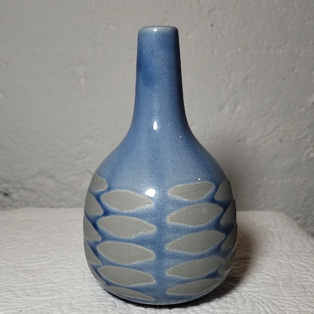 Art Pottery Light Blue & Gray Bud Vase 8